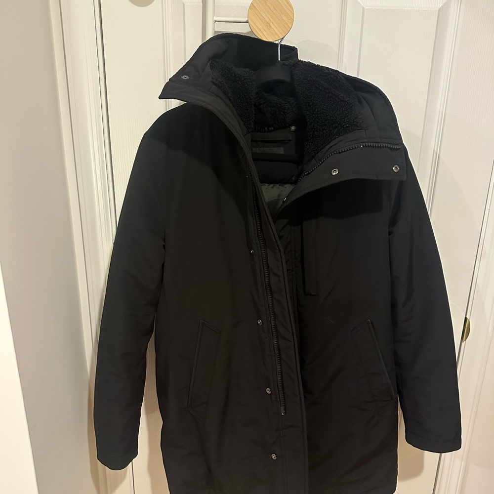 Uniqlo Men's Black Winter Down Parka